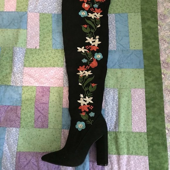 NIB Qupid Black Velvet Floral Embroidered Over-The-Knee High Heel Boots 5.5 - Picture 3 of 14